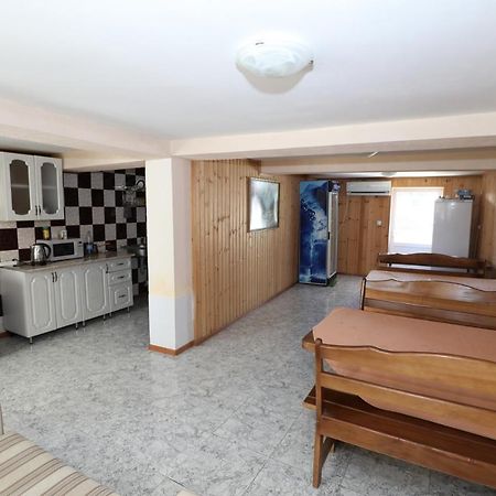 Rozalin Guest House Gudauta Esterno foto