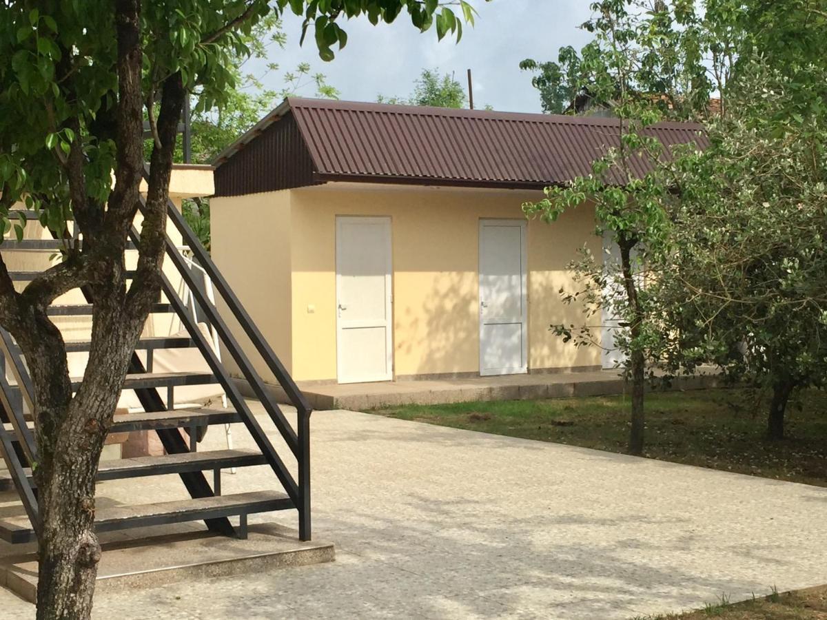 Rozalin Guest House Gudauta Esterno foto