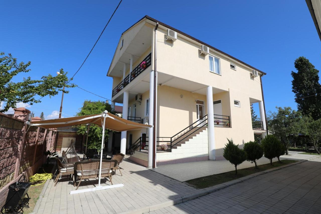 Rozalin Guest House Gudauta Esterno foto